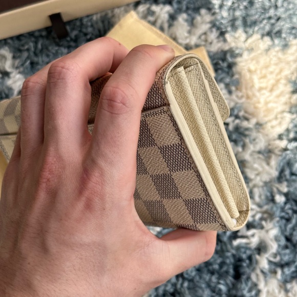 Louis Vuitton Sarah Wallet - Picture 6 of 12
